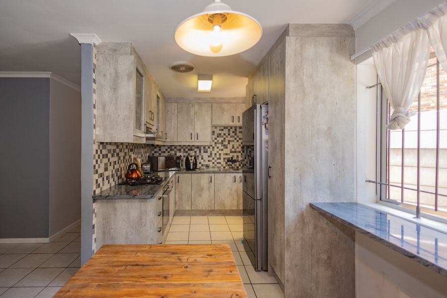 3 Bedroom Property for Sale in Amandelsig Western Cape